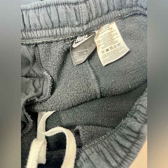 Lot of two Nike Sportswear Club Fleece shorts Size Medium - Picture 6 of 16